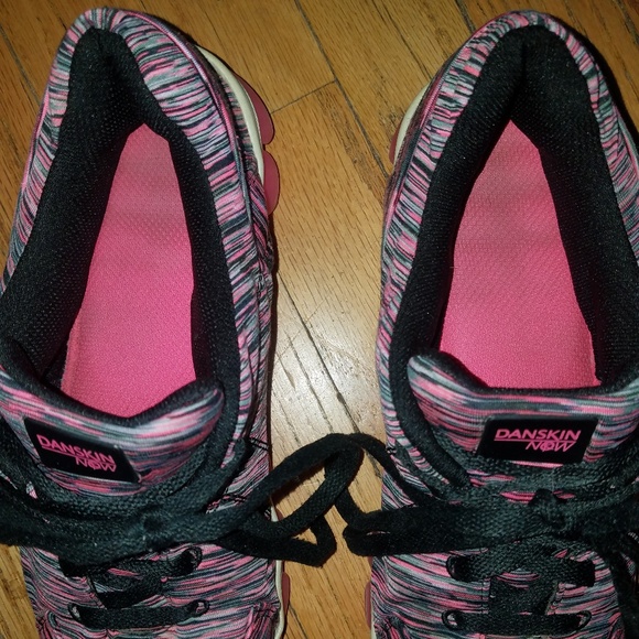 Danskin Now size 8 1/2 shoes - Picture 3 of 6